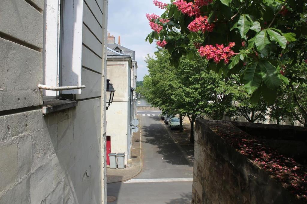 Appartement Calme Proche De La Loire Saumur Exterior photo